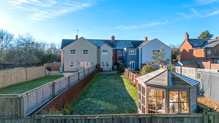 3 Bedroom Terraced House For Sale In Turnpike Road, Swindon, SN26