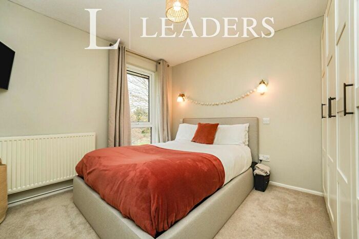 2 Bedroom Apartment To Rent In Sandringham Court, GL53
