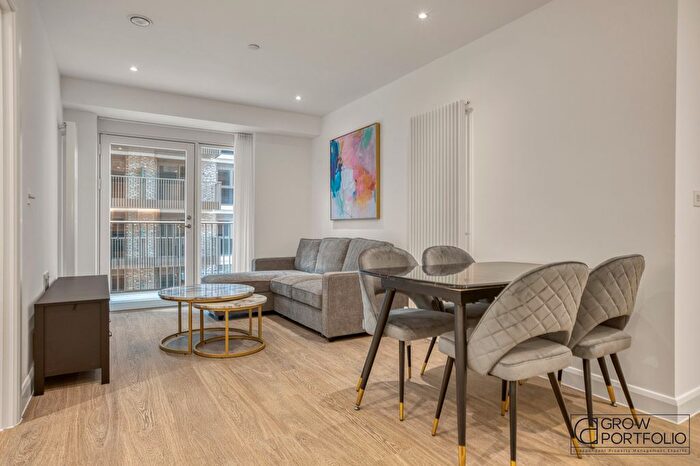 1 Bedroom Flat To Rent In Eden Place, London, E16