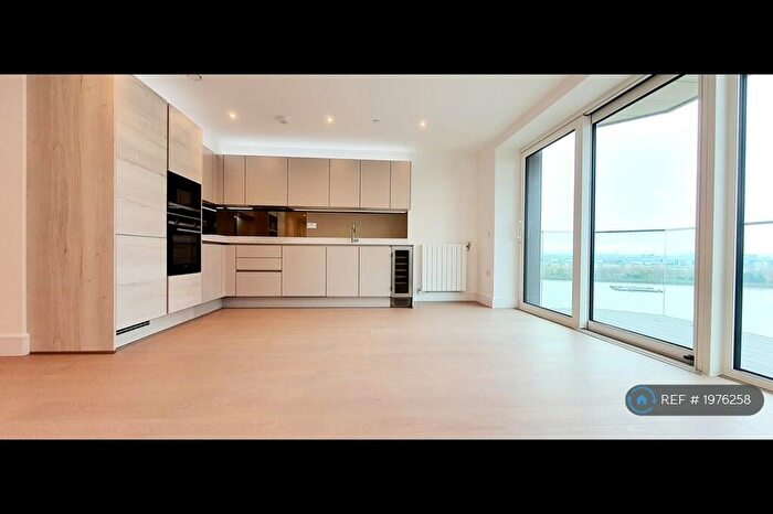 2 Bedroom Flat To Rent In Forbes Apartments, London, SE18