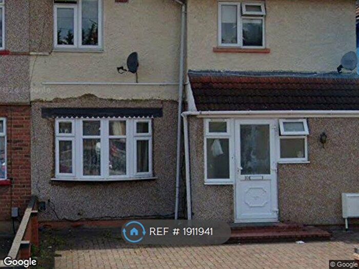 5 Bedroom Semi Detached House To Rent In Duke Road, Ilford, IG6