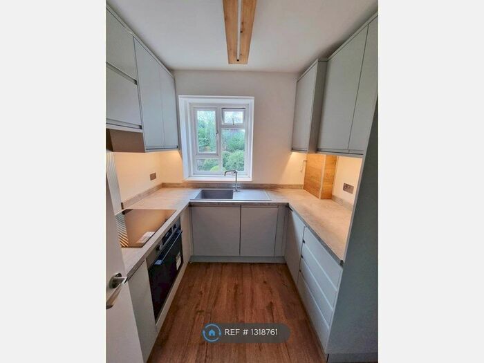 2 Bedroom Flat To Rent In Varndean Road, Brighton, BN1