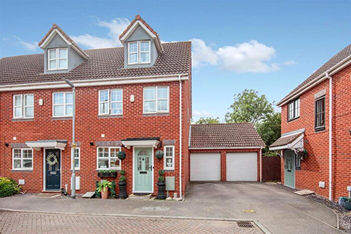 3 Bedroom End Of Terrace House For Sale In , Manse Close, Rushden, NN10