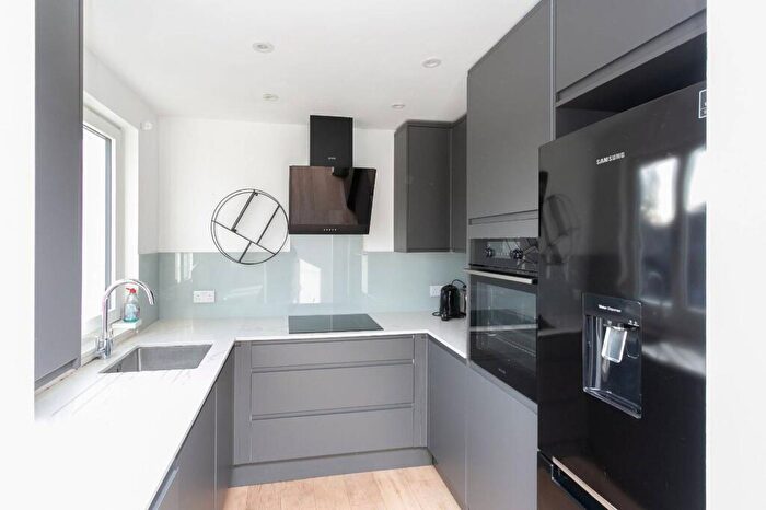 2 Bedroom Maisonette To Rent In Sutton Road, St Albans, St. Albans, AL1