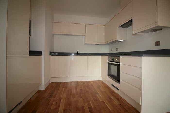 1 Bedroom Flat To Rent In Coombe Road, New Malden, KT3