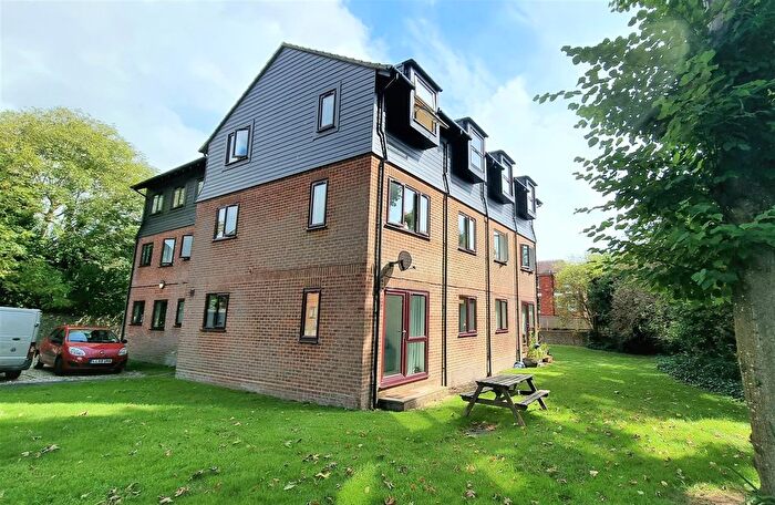 1 Bedroom Flat To Rent In Lovell Court, Eastbourne, BN21