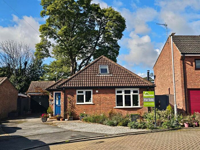 3 Bedroom Detached Bungalow For Sale In Manor Drive, Elloughton, HU15