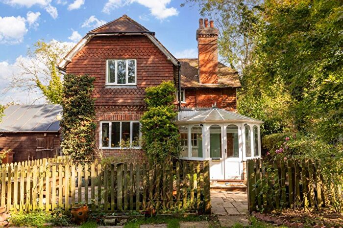 4 Bedroom Detached House For Sale In Meath Green Lane, Horley, RH6