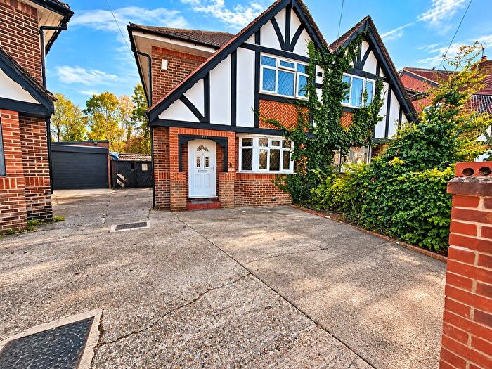 3 Bedroom Semi Detached House For Sale In Roseville Road, Hayes, Greater London, UB3