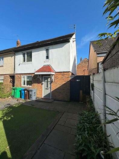 2 Bedroom End Of Terrace House To Rent In Shepton Drive, Manchester, M23