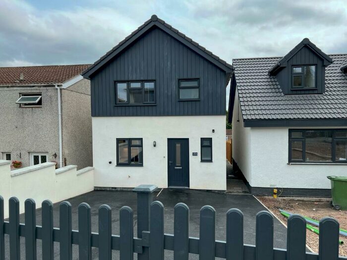 3 Bedroom Detached House To Rent In Courtney Road, Kingswood, Bristol, BS15