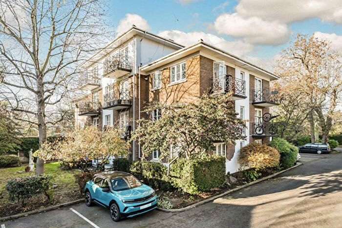 1 Bedroom Flat For Sale In Brompton Park Crescent, London, SW6