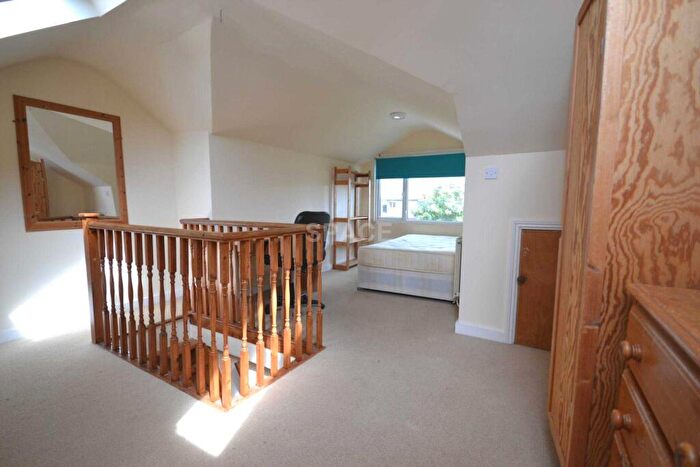 5 Bedroom Terraced House To Rent In Donnington Road, Reading, Berkshire, RG1