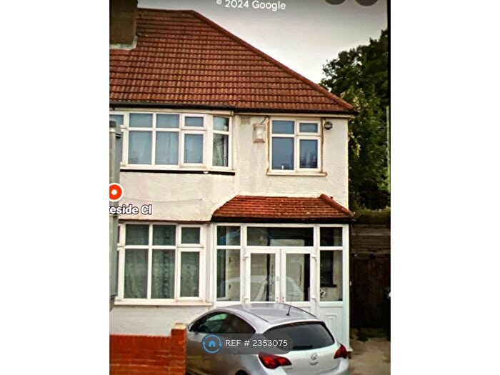 3 Bedroom Semi-Detached House To Rent In Lakeside Close, Sidcup, DA15