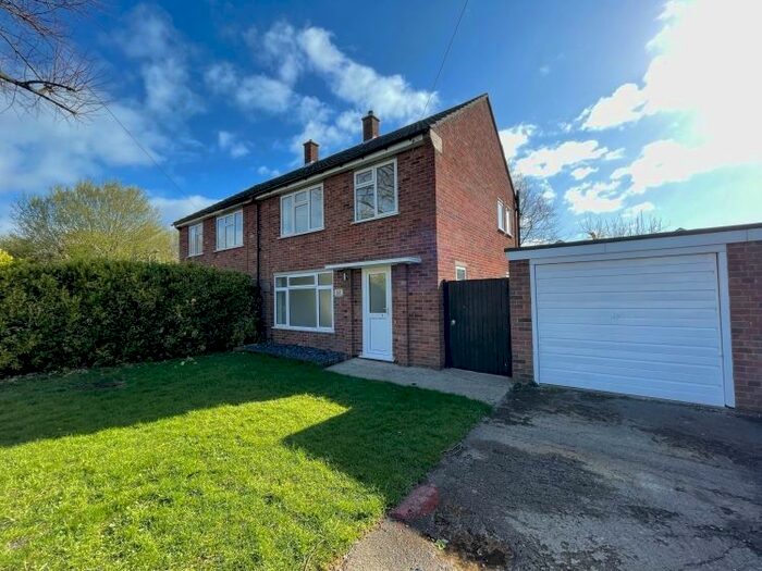 3 Bedroom Semi-Detached House To Rent In Appleford Drive, Abingdon, OX14