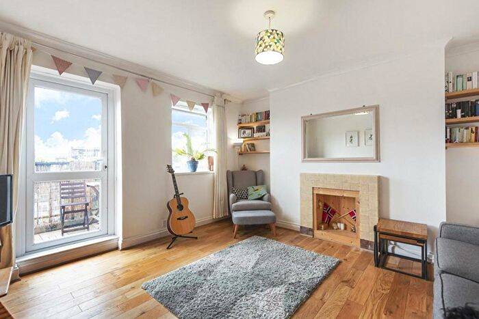 2 Bedroom Flat To Rent In Manchester House, East Street, London, SE17