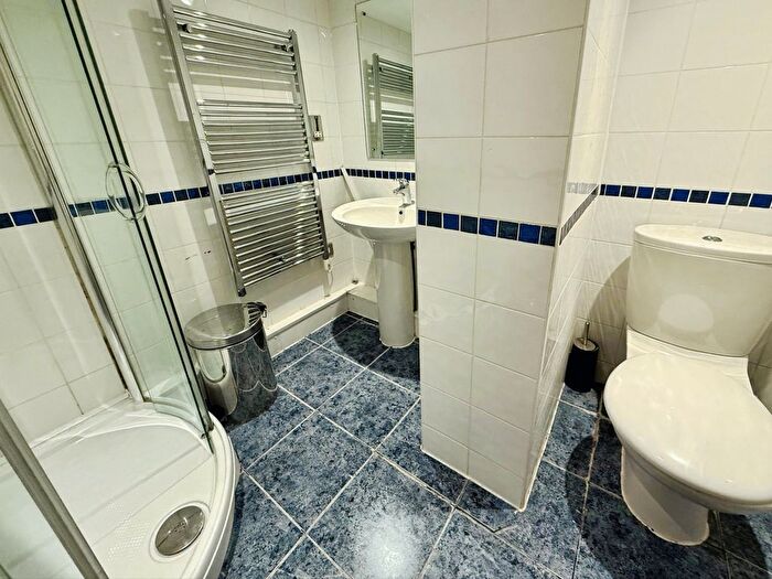 2 Bedroom Flat To Rent In Albion Street, Leeds, West Yorkshire, LS2