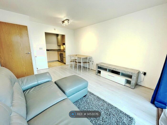 2 Bedroom Flat To Rent In Farrier House, London, NW7