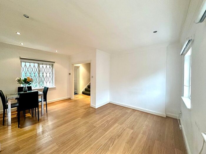2 Bedroom Flat To Rent In Mortimer Crescent, London, NW6