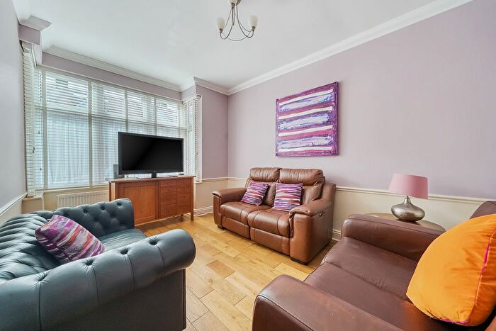 3 Bedroom End Terrace House For Sale In Derwent Road, London, W5