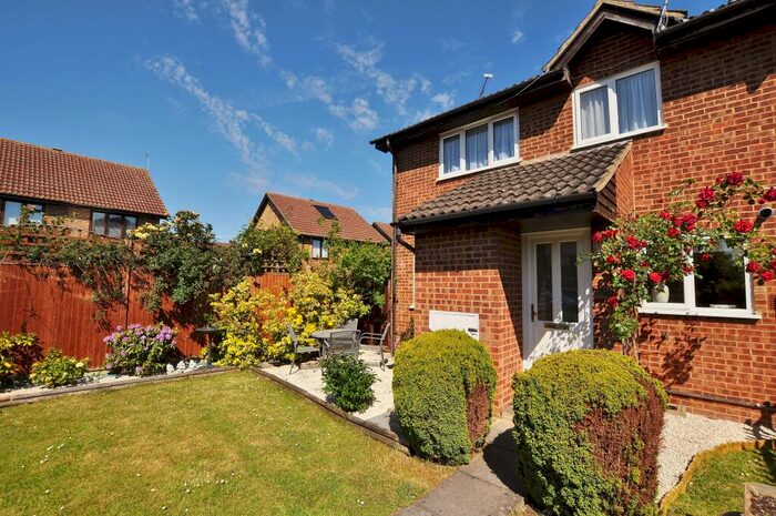 2 Bedroom End Of Terrace House To Rent In Woodger Close, Merrow Park, Guildford, Surrey, GU4