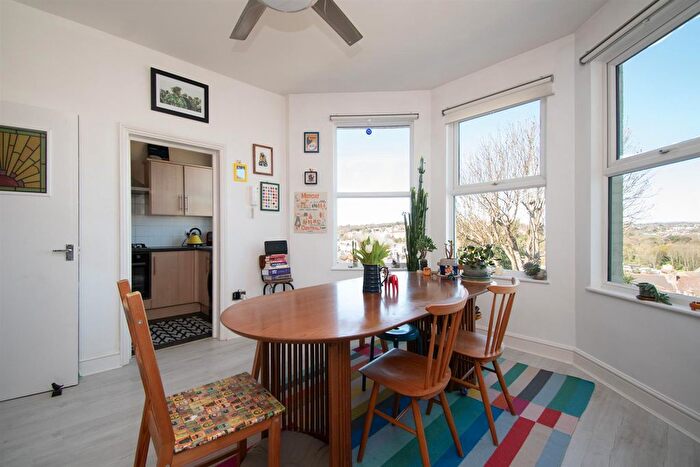 3 Bedroom Flat For Sale In Milward Crescent, Hastings, TN34