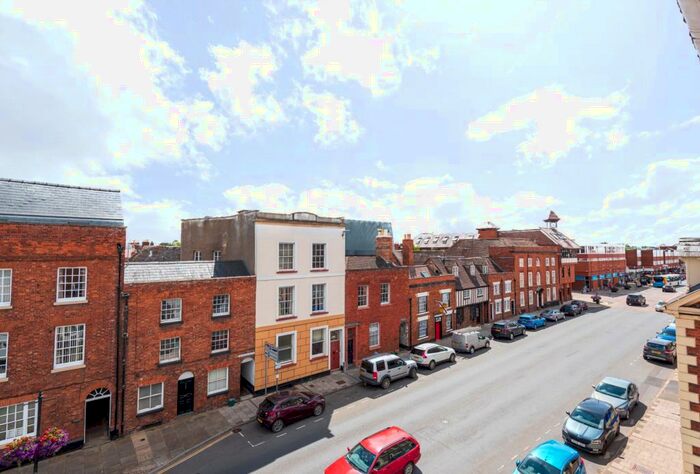 2 Bedroom Apartment For Sale In High Street, Tewkesbury, Gloucestershire, GL20