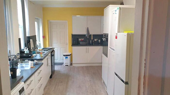 5 Bedroom Terraced House To Rent In Bed En Suite On Faraday Road, Nottingham, NG7