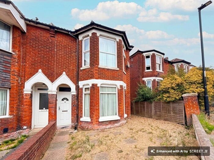 1 Bedroom Maisonette For Sale In Bond Road, Southampton, SO18
