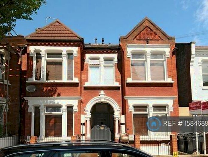 3 Bedroom Maisonette To Rent In Englewood Road, London, SW12