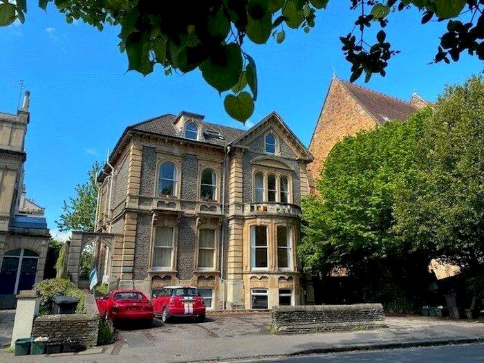 2 Bedroom Flat To Rent In Woodland Road, Bristol, BS8