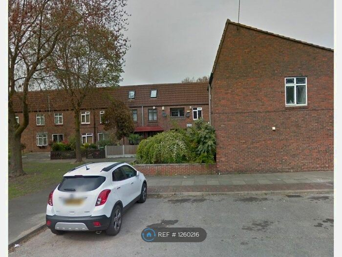 2 Bedroom Flat To Rent In Tillingham Green, Basildon SS15