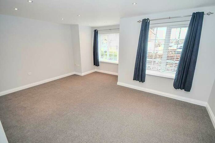 2 Bedroom Flat To Rent In Tiber Road, North Hykeham, LN6