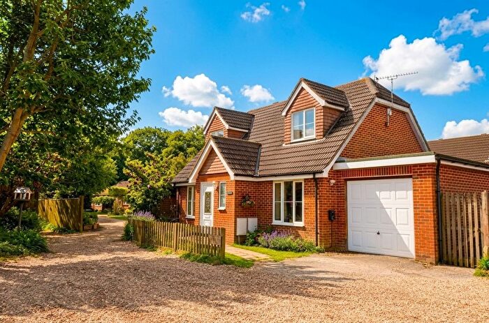 3 Bedroom Detached House For Sale In Elmfield Lane, Calshot, SO45