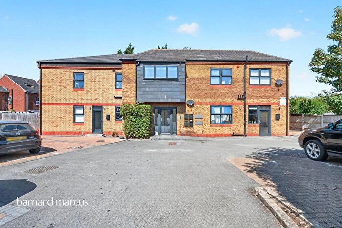 2 Bedroom Flat For Sale In Miles Road, Epsom, KT19