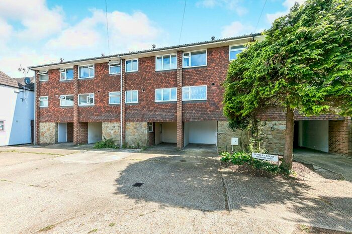 4 Bedroom Terraced House To Rent In Stoughton Road, Guildford, GU2