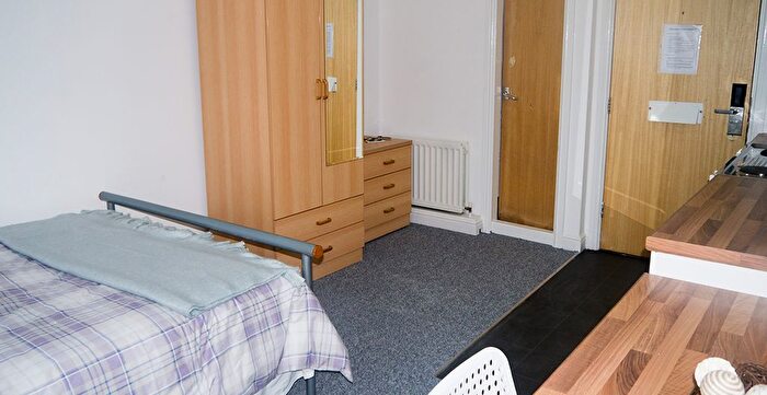 1 Bedroom Flat To Rent In Clarendon Road, Leeds, LS2