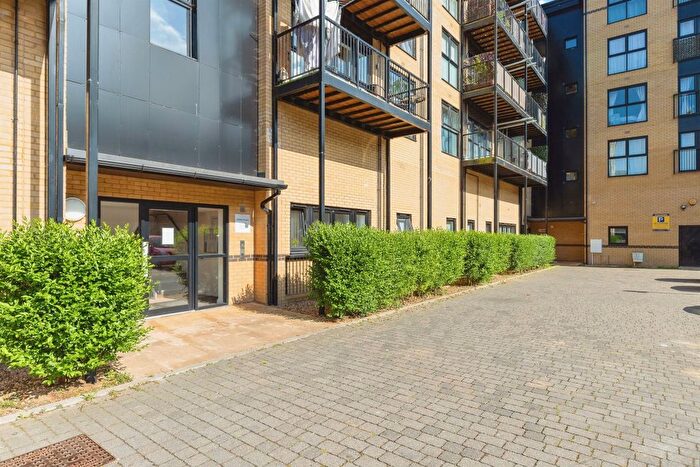 1 Bedroom Flat For Sale In Giles Crescent, Stevenage, SG1
