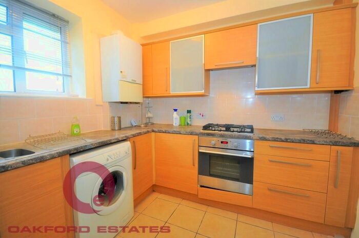 4 Bedroom Flat To Rent In Crowndale Road, Mornington Crescent, NW1