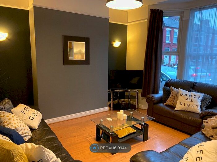 6 Bedroom Terraced House To Rent In Stalbridge Avenue, Liverpool, L18