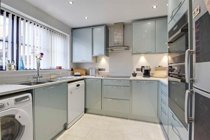 3 Bedroom Semi Detached House To Rent In St Anthonys Place, Tattenhoe, MK4