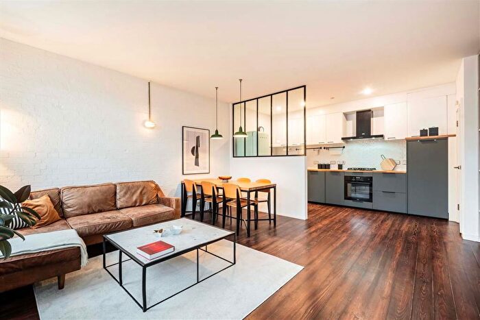2 Bedroom Flat For Sale In Casson Street, London, E1
