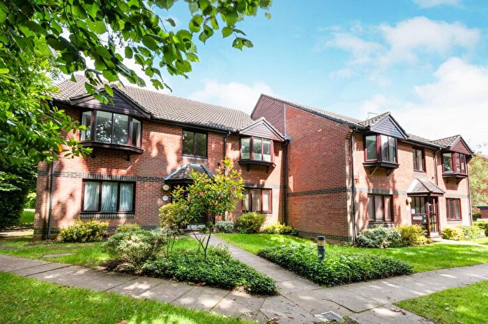 2 Bedroom Flat To Rent In Foxhills, Woking, GU21