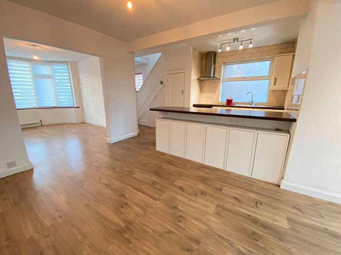 3 Bedroom Semi-Detached House To Rent In Elgin Avenue, Harrow, HA3