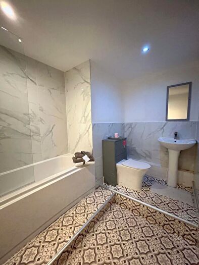 2 Bedroom Apartment To Rent In Princes Road, Liverpool, L8