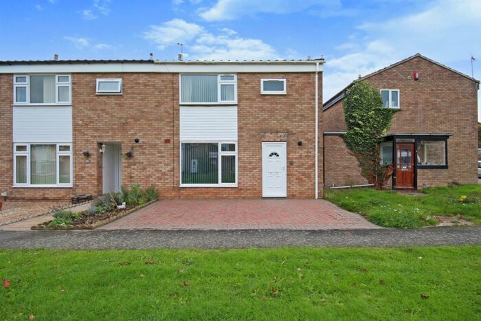 3 Bedroom End Of Terrace House For Sale In Hornbeam Grove, Leamington Spa, CV31