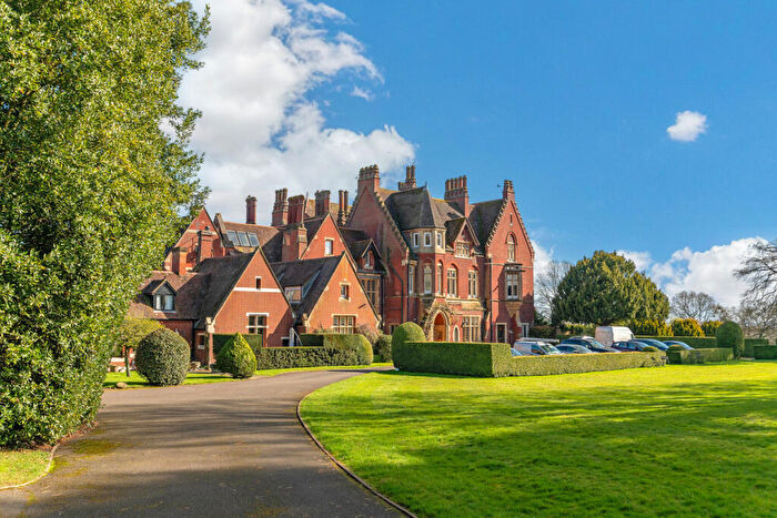 3 Bedroom Semi-Detached House For Sale In Hitcham Lane, Burnham Slough, SL1