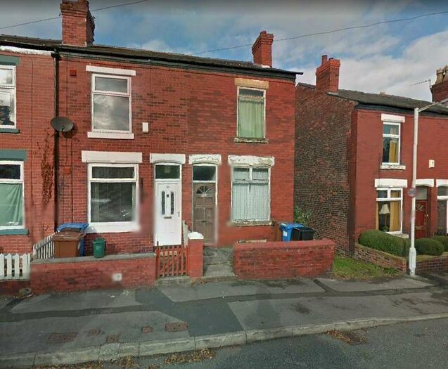 2 Bedroom Terraced House To Rent In Lark Hill Road, Stockport, SK3