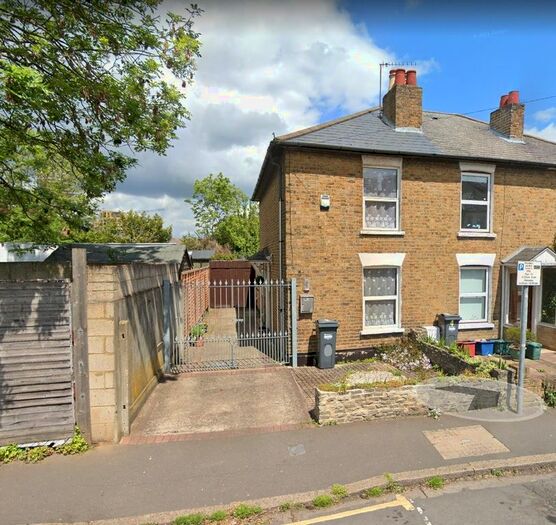 2 Bedroom Semi-Detached House To Rent In Layton Road, Hounslow TW3