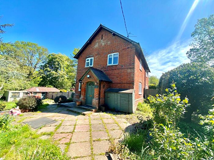2 Bedroom Cottage To Rent In Yokesford Hill Romsey, SO51